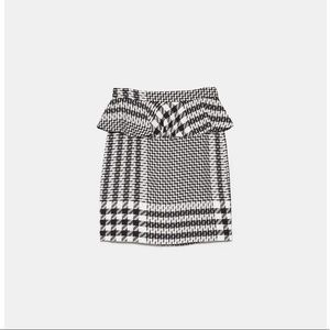 ZARA BLACK/ECRU RUFFLED PLAID PENCIL SKIRT - XS